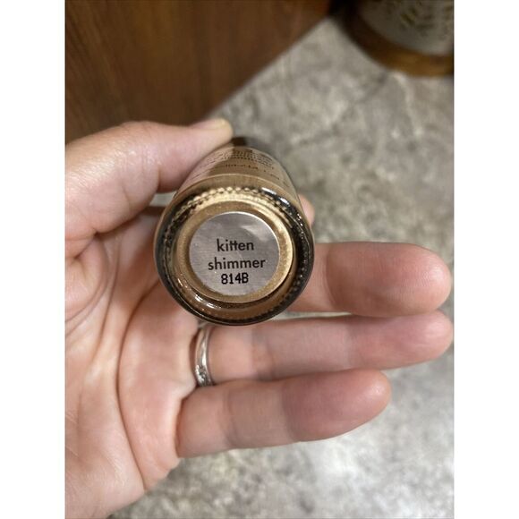 Stila All Over Shimmer Liquid Luminizer Kitten Shimmer Highlighter - Picture 3 of 4